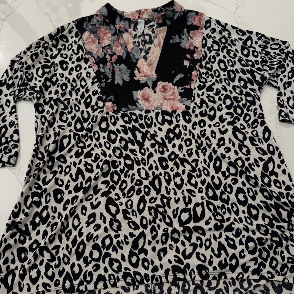 Honeyme Black and White Boxy Blouse with Notched Collar